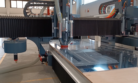 CNC center for the milling of aluminium panels 